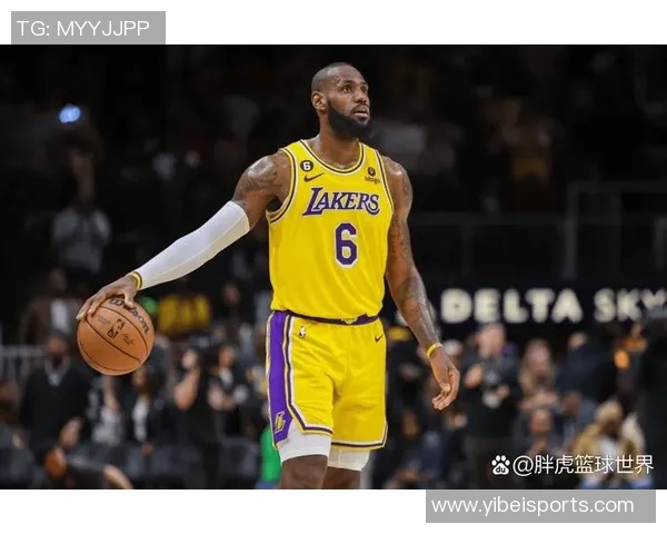 詹姆斯强调灵活调整打法是球员适应球队的重要生存智慧